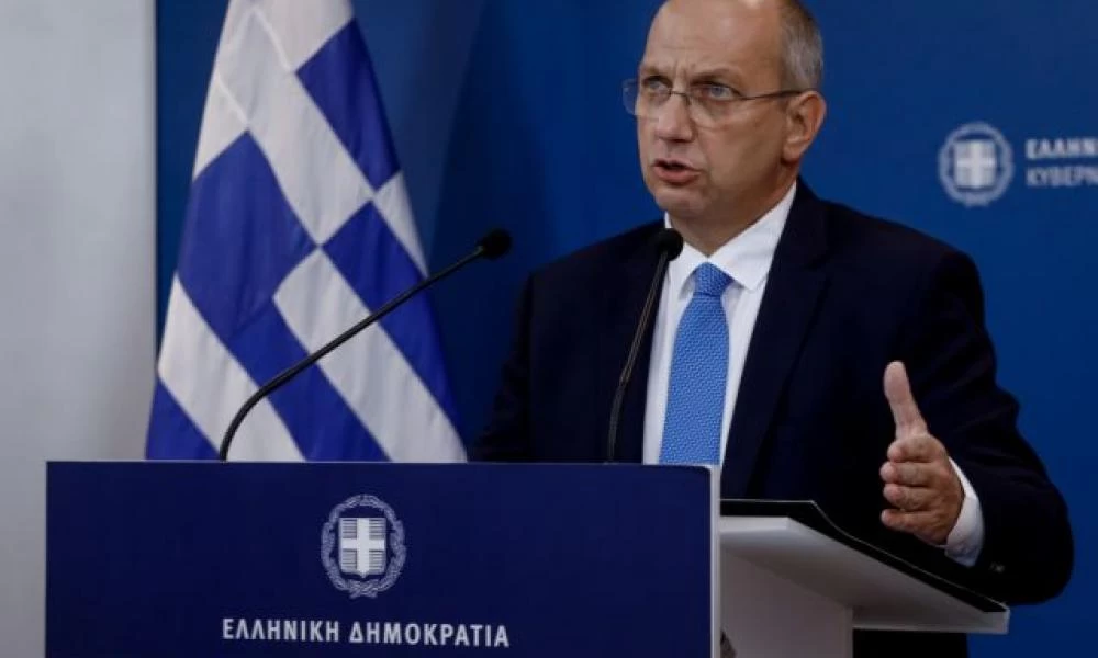 Οικονόμου: Αυστηρή αλλά δίκαιη η μεταναστευτική μας πολιτική - Επίταξη ιδιωτών γιατρών αρχές της εβδομάδας αν δεν ανταποκριθούν